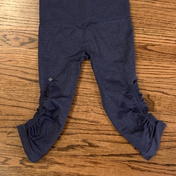 lululemon athletica Pants - Lululemon navy ribbed cropped leggings